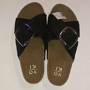 Yoki black big buckle crisscrossed slides